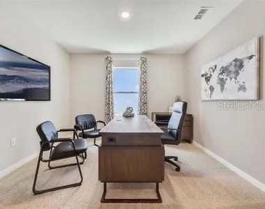 679 Madrid Drive - Photo Thumbnail 6