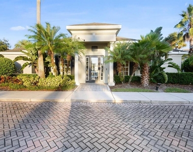 10092 Regent Park Drive - Photo Thumbnail 15