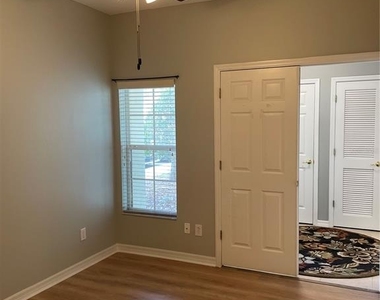 10092 Regent Park Drive - Photo Thumbnail 7