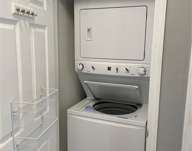 10092 Regent Park Drive - Photo Thumbnail 4