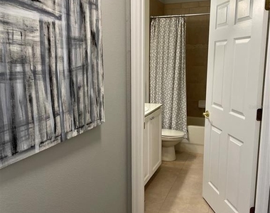 10092 Regent Park Drive - Photo Thumbnail 9