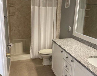 10092 Regent Park Drive - Photo Thumbnail 6