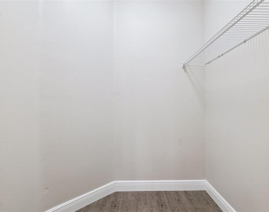 1209 Cathcart Circle - Photo Thumbnail 34