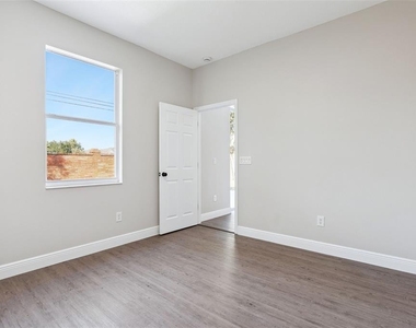 1209 Cathcart Circle - Photo Thumbnail 26