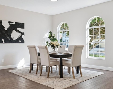1209 Cathcart Circle - Photo Thumbnail 12