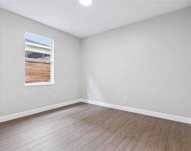 1209 Cathcart Circle - Photo Thumbnail 28