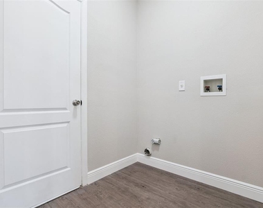 1209 Cathcart Circle - Photo Thumbnail 35