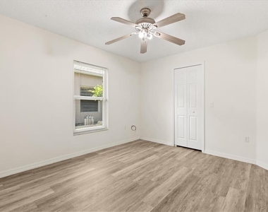 410 Central Mariners Drive - Photo Thumbnail 24