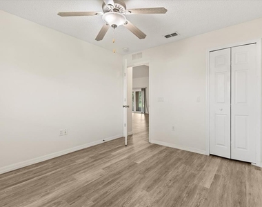 410 Central Mariners Drive - Photo Thumbnail 23