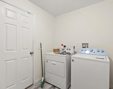 410 Central Mariners Drive - Photo Thumbnail 17