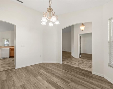 410 Central Mariners Drive - Photo Thumbnail 12