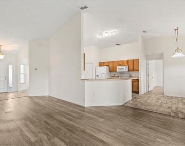 410 Central Mariners Drive - Photo Thumbnail 16
