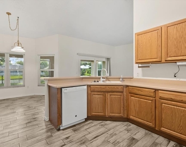 410 Central Mariners Drive - Photo Thumbnail 15