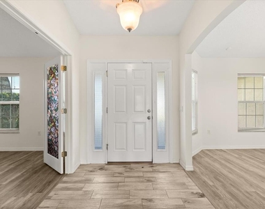 410 Central Mariners Drive - Photo Thumbnail 8