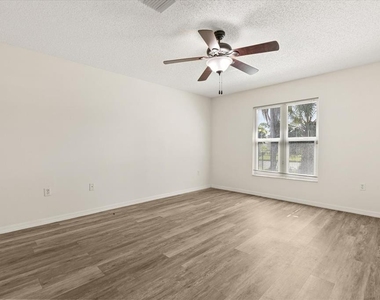 410 Central Mariners Drive - Photo Thumbnail 31