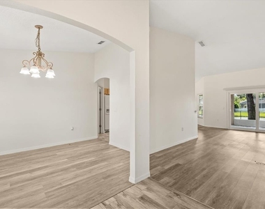 410 Central Mariners Drive - Photo Thumbnail 7