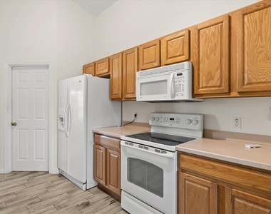 410 Central Mariners Drive - Photo Thumbnail 14