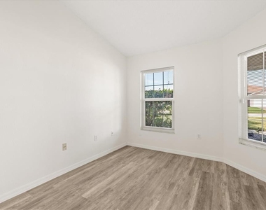 410 Central Mariners Drive - Photo Thumbnail 9