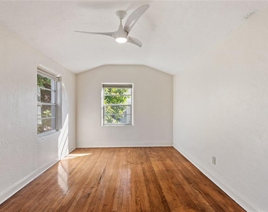 437 Richmond Street - Photo Thumbnail 11