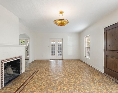 437 Richmond Street - Photo Thumbnail 2