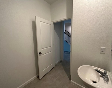 1166 Seaside Mist Trail - Photo Thumbnail 12