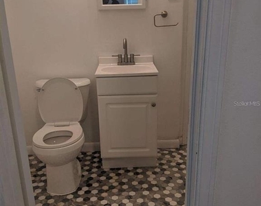 729 Virginia Avenue - Photo Thumbnail 4