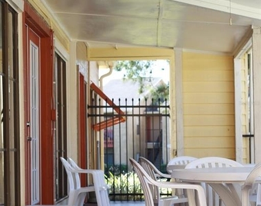 3756 Idlebrook Circle - Photo Thumbnail 12