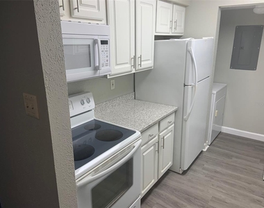 3756 Idlebrook Circle - Photo Thumbnail 3