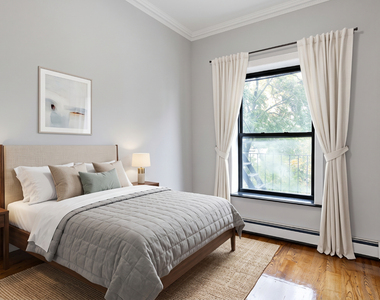 15 West 103rd Street - Photo Thumbnail 3