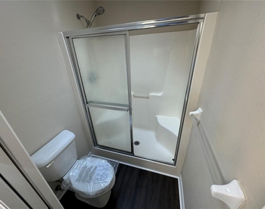 545 Golfview Court - Photo Thumbnail 9