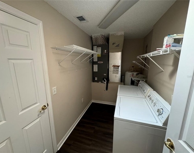 545 Golfview Court - Photo Thumbnail 14