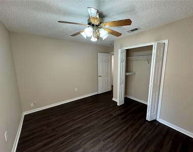 545 Golfview Court - Photo Thumbnail 10