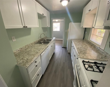 227 E Barnes Avenue - Photo Thumbnail 9