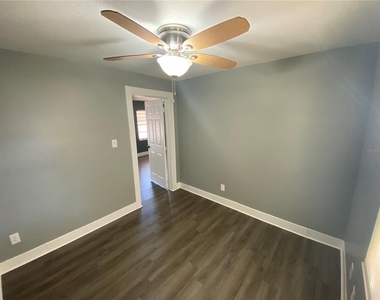 227 E Barnes Avenue - Photo Thumbnail 7