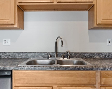 2917 Wilshire Road - Photo Thumbnail 5