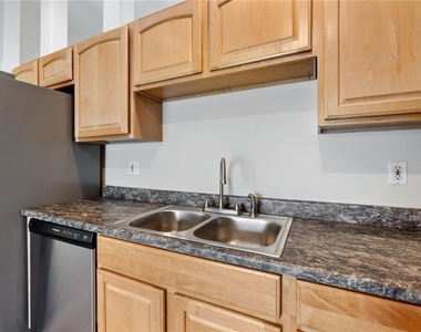 2917 Wilshire Road - Photo Thumbnail 4