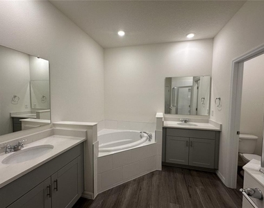 3272 Arch Avenue - Photo Thumbnail 27