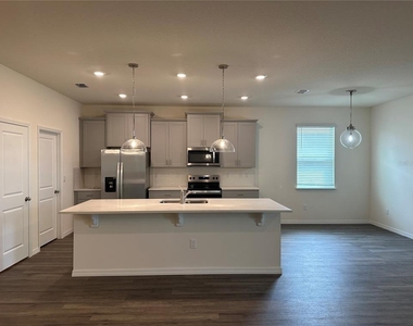 3272 Arch Avenue - Photo Thumbnail 12