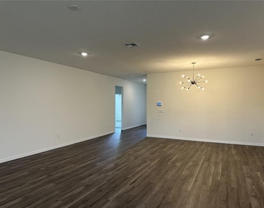 3272 Arch Avenue - Photo Thumbnail 4