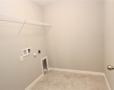 154 Australian Drive - Photo Thumbnail 15