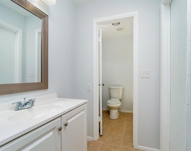 533 E Charlotte Avenue - Photo Thumbnail 9