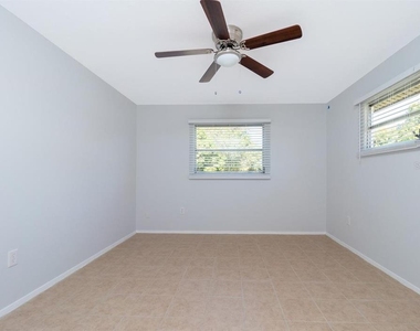 533 E Charlotte Avenue - Photo Thumbnail 8