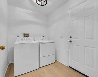 1708 Blue Lake Circle - Photo Thumbnail 36