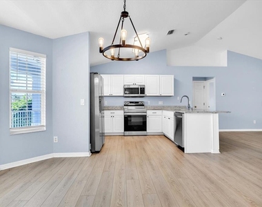 1708 Blue Lake Circle - Photo Thumbnail 21