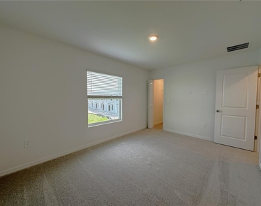 28521 Sweet Meadow Drive - Photo Thumbnail 11