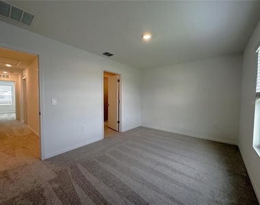 28521 Sweet Meadow Drive - Photo Thumbnail 9