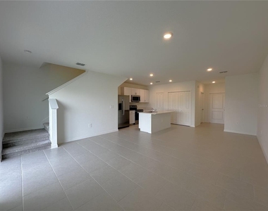 28521 Sweet Meadow Drive - Photo Thumbnail 7