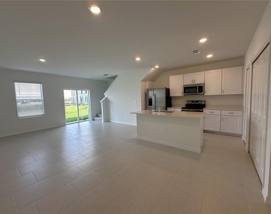 28521 Sweet Meadow Drive - Photo Thumbnail 3