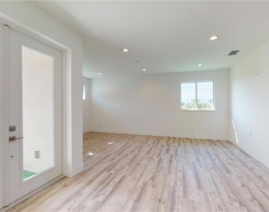 17007 Ginger Lane - Photo Thumbnail 5