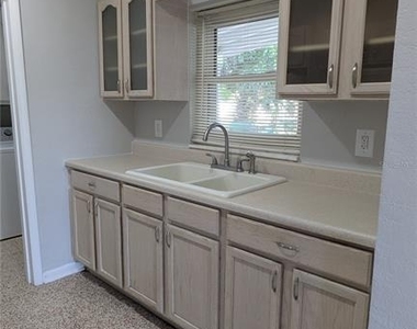 22003 Catherine Avenue - Photo Thumbnail 12